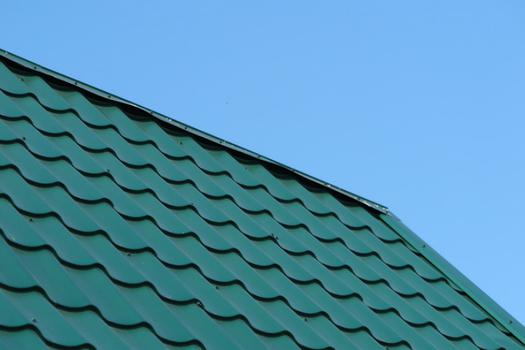 Aluminum roofing vs wood shake roofing