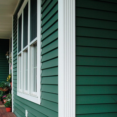 Vinyl siding vs brick siding — which one lasts longer? Find out that and more.