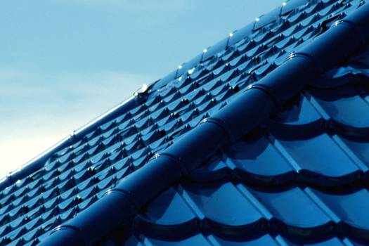 Aluminum roofing vs natural slate roofing