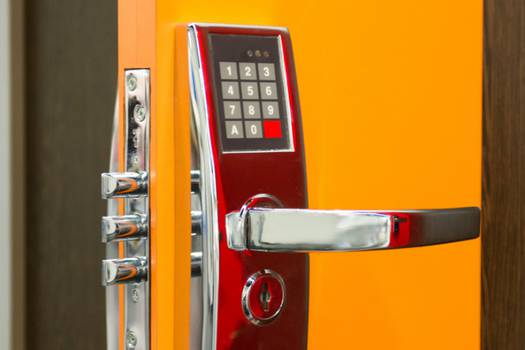 Automated electronic door locks: pros, cons and costs