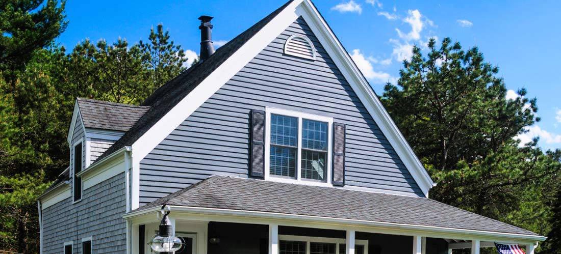 Natural-slate-roofing-vs-traditional-tile-roofing
