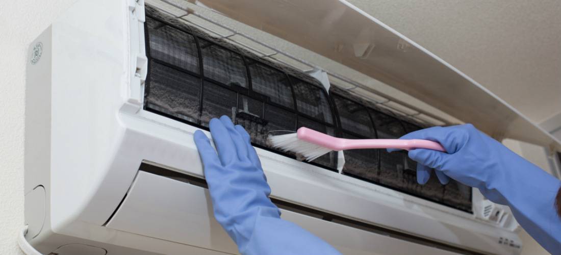 cleaning air conditioner
